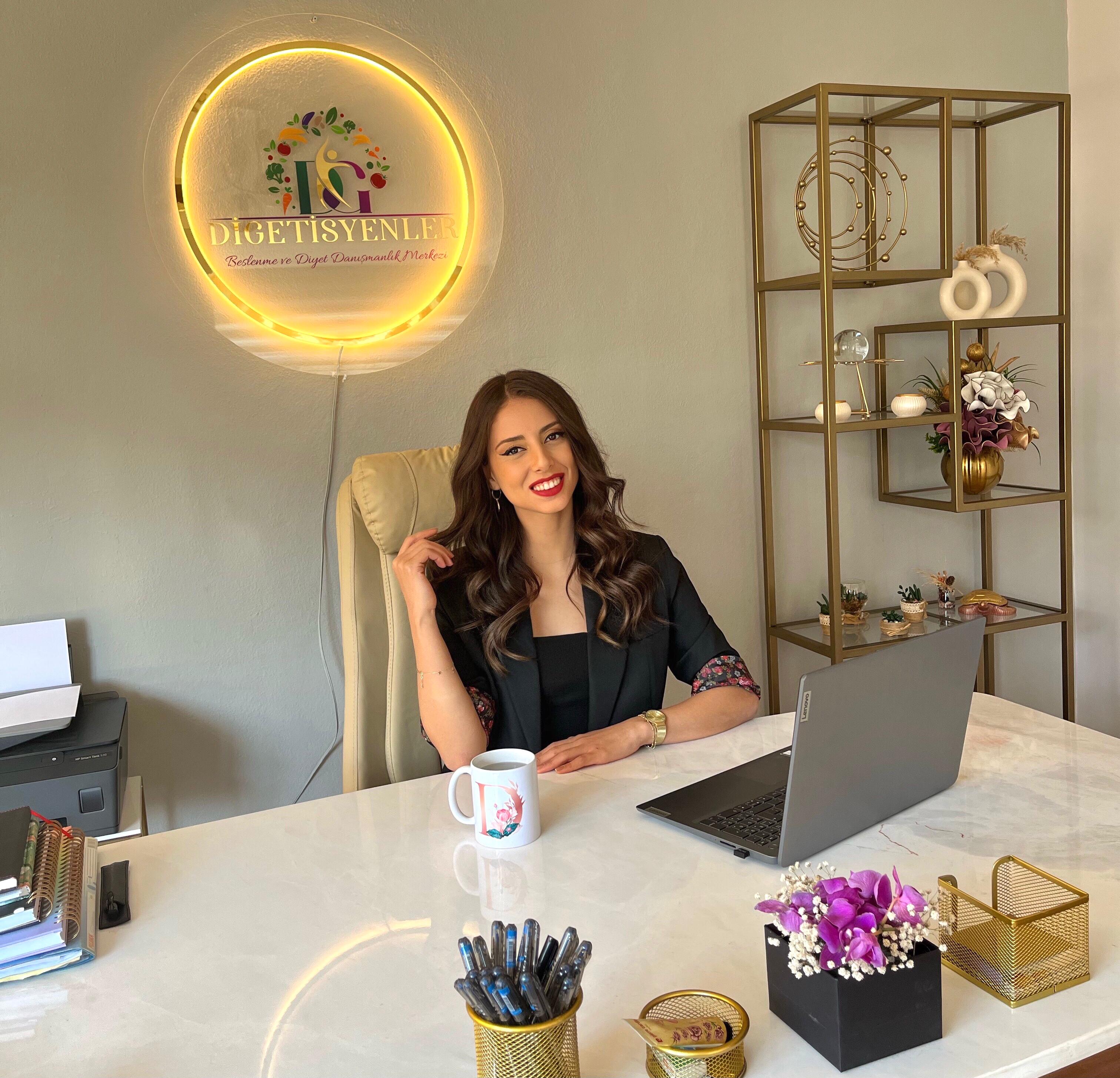 Uzman Diyetisyen Dilara Karakas